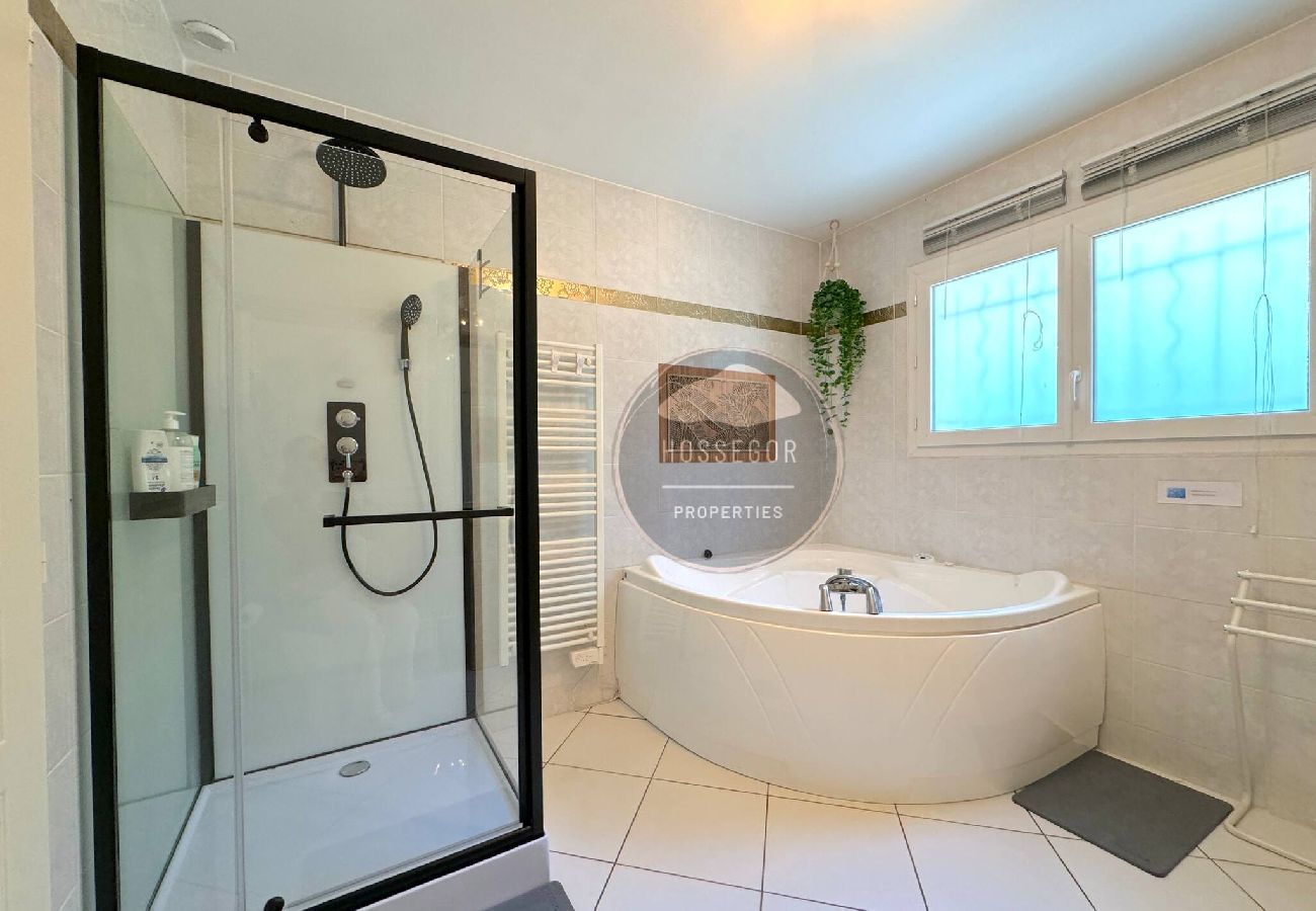 Maison à Soorts-Hossegor - Villa Alaïa - Hossegor - Piste cyclable - Commerce